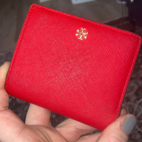 Tory Burch Accessories - emerson wallet brilliant red